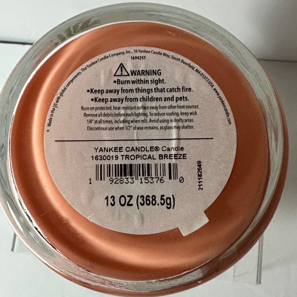 Yankee Candle Medium Double Wick Candle Tropical Breeze - Never Used - Picture 3 of 3